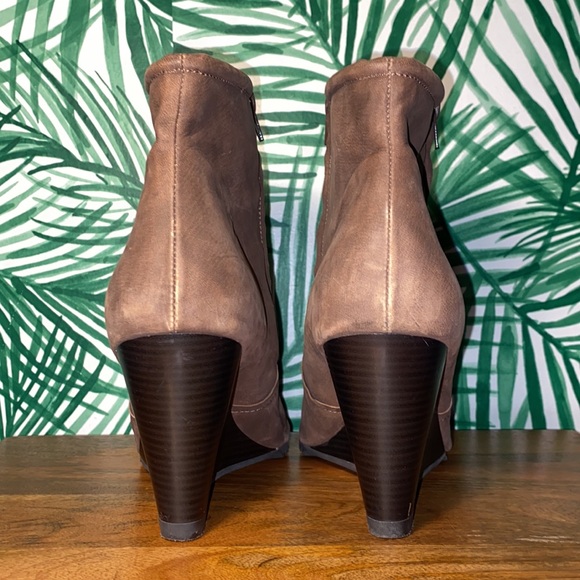 H By Halston Soft Brown Leather Wedge Ankle Boots Women’s 12 M - Picture 5 of 11